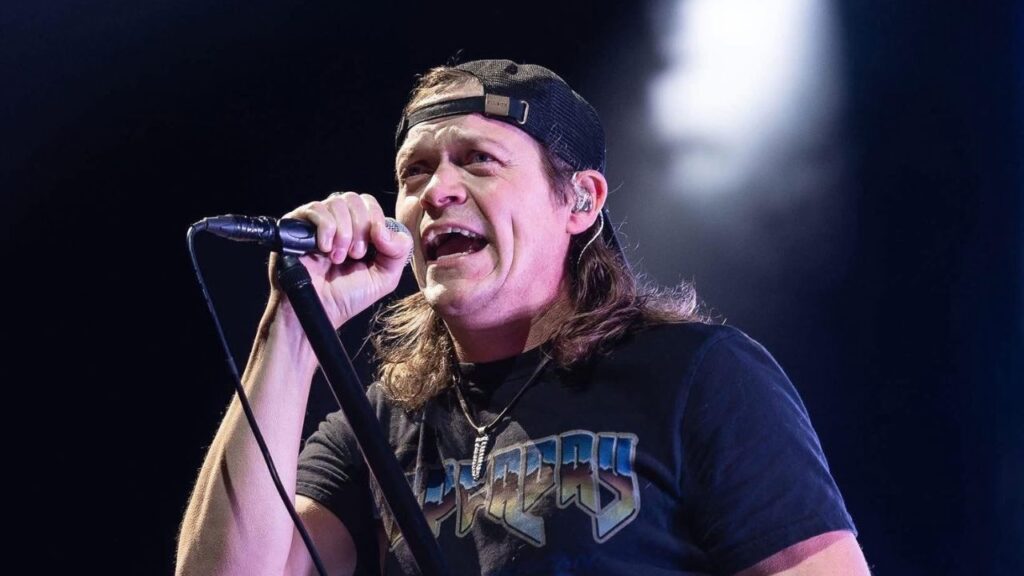 Brad Arnold of 3 Doors Down shares a tragic cancer diagnosis in a brave, emotional revelation that’s touching hearts worldwide