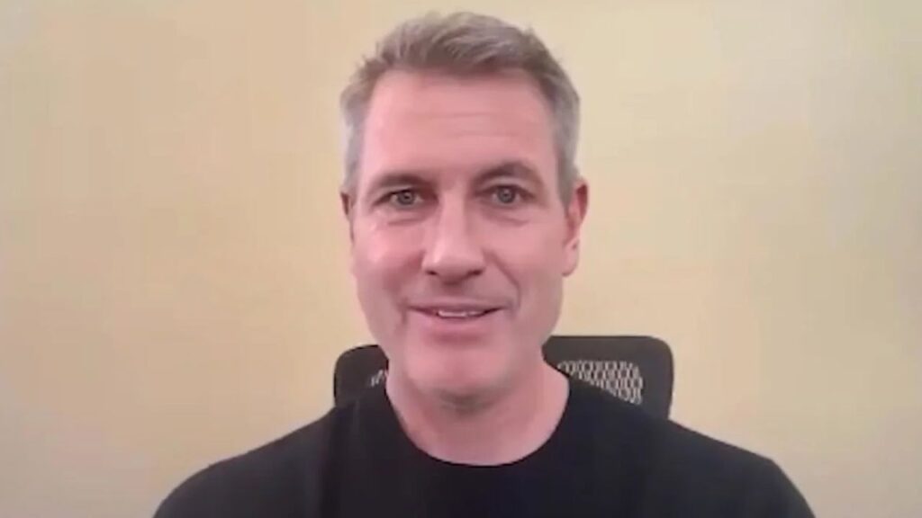 Astronomer CEO steps down after viral Coldplay kiss cam scandal surfaces—divorce fallout and behind-the-scenes drama now revealed