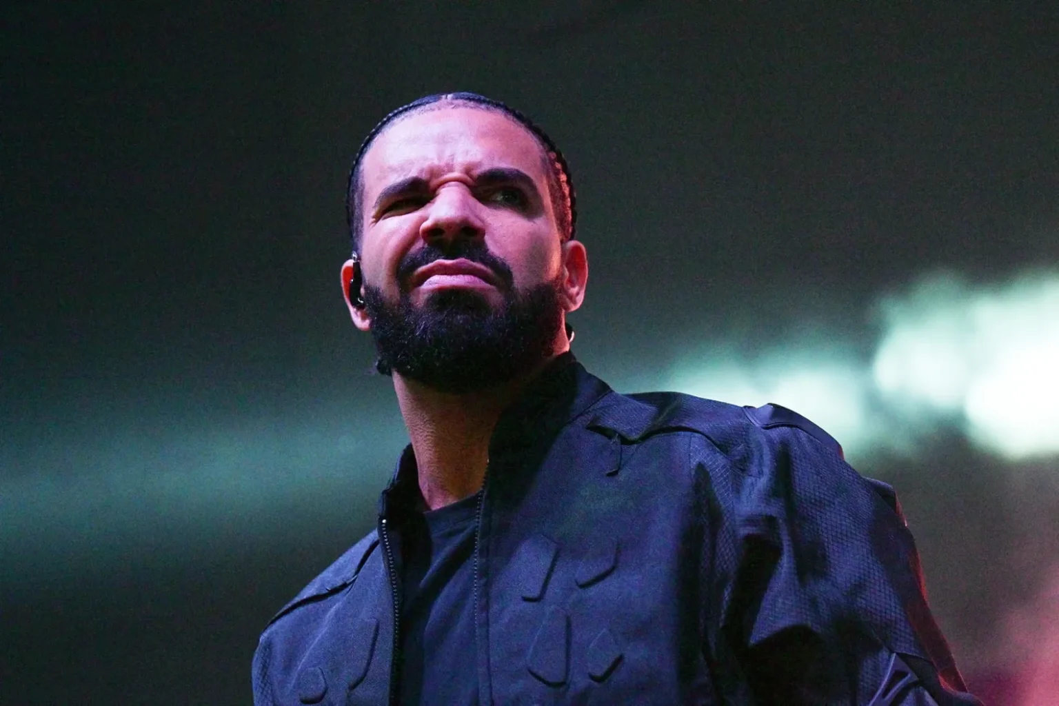 Drake posted a shirtless selfie on Instagram and prompted a wave of ridicule and commentary across social media. Photo: Rolling Stone