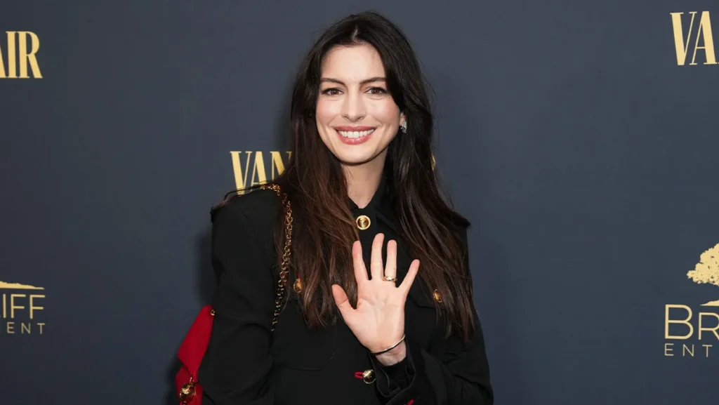Anne Hathaway delivered the perfect response after photos of her stumbling on the set of The Devil Wears Prada 2 went viral. Photo: Getty
