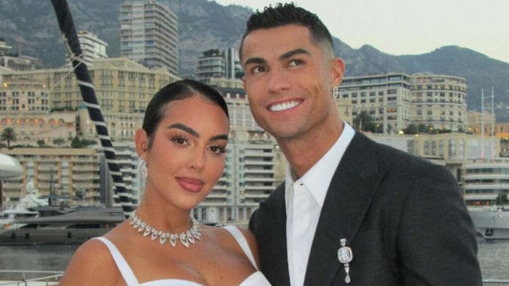 Cristiano Ronaldo proposes to Georgina after 8 years, with the lavish engagement ring's jaw-dropping price finally revealed